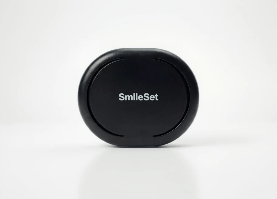Vented Case with Mirror, Removal Tool & Floss Storage - Image 8